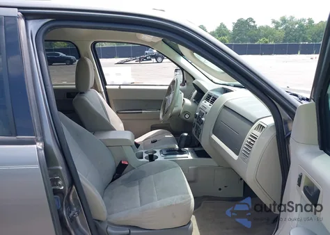 2012 Ford Escape Xlt z USA, uszkodzony, nr VIN 1FMCU0D75CKB93887